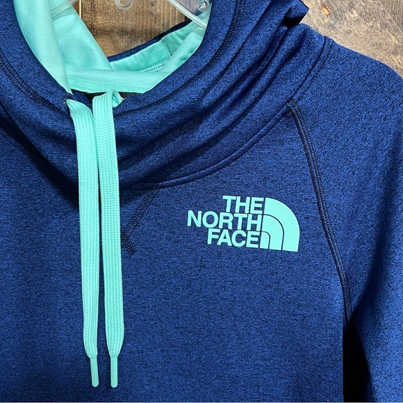 EUC The North Face hoodie - Picture 2 of 6